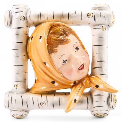 Панно Девочка в окошке фаянс, Thomasch Австрия 1950-60е гг. Н-13 см. Ausf&uuml;hrung 