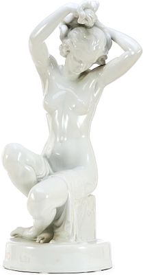 Скульптура &laquo;Обнаженная купальщица&raquo; Херенд (Herend). Херенд, Венгрия1960-1986 ггфарфор, литьё53 