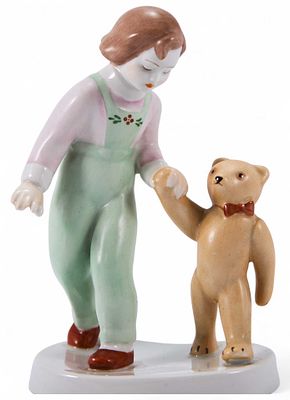 Скульптура &laquo;Девочка с медвежонком&raquo;, Венгрия. Акуинкум, ВенгрияСередина XX векафарфор; литье 