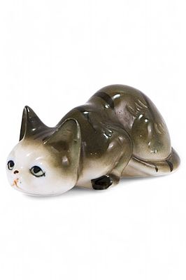 Скульптура Притаившаяся кошка фарфор, Европа ХХ в. Н-4 см. Германия. (?)середина ХХ векафарфор; 