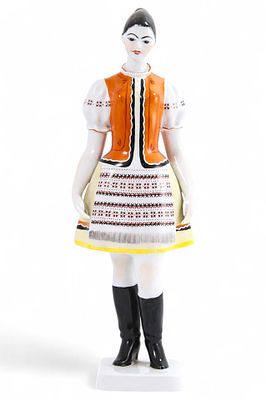 Скульптура &laquo;Венгерка&raquo;. Холлохаза, Венгрия1960-1970 ггфарфор, роспись31,5 см х смСкульптура 