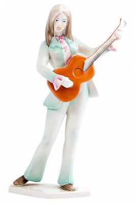 Скульптура &laquo;Гитаристка&raquo;. Акуинкум, Венгрия1960-1970 ггфарфор; литье, роспись25,5 см х 
