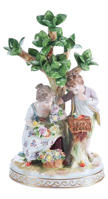 Скульптурная группа Птицелов и пастушка фарфор, S&auml;chsische Германия нач. ХХ в. Н-18 см. Дрезден 