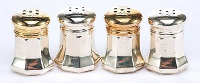 Набор солонок, США. Cartier STERLINGНью-Йорк, СШАпосле 1904 гсеребро, штамп, золочение3,5 см х 2 