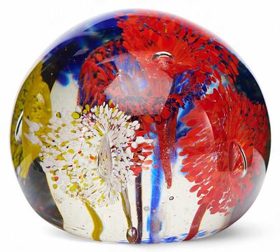 Пресс-папье &laquo;Цветы&raquo;. Нью-Йорк. Луис Комфорт ТиффаниНачало XX векастекло, литьё7,5 см х 9,8 