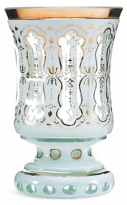 Бокал. Богемия. БогемияНачало XX векастекло двухслойное, золочение, гранение12,7 см х 8,2 