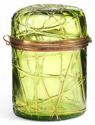 Баночка. Богемия1900—1905 ггцветное стекло, литье; латунь; золочение9,7 см х смБаночка из 