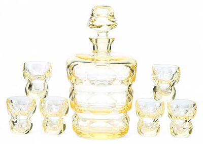 Набор для алкогольных напитков желтое стекло, Богемия 1930-е г. Н-20,5 см. Богемия1930-ггцветное 