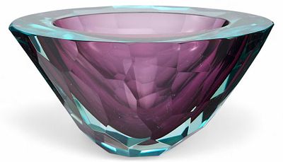 Ваза в стиле Ар Деко. Богемия в 1920 — 30-гг. Богемия1920 — 1930-ггцветное стекло, огранка 