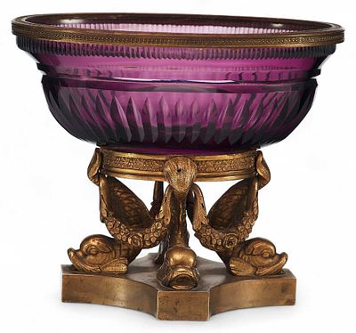 Ваза конец XIX в. Австрия. Австрияконец XIX векабронза; цветное стекло; дерево, металл (в 