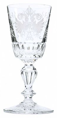 Кубок с изображением двуглавым орлом. БогемияXIX векбесцветное стекло, гранение, матовая 