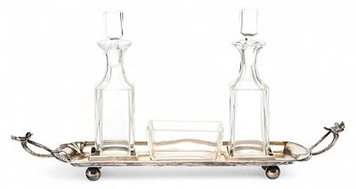 Набор для специй на подносе. ЕвропаКонец XIX векасеребро 800, хрусталь, литье, штамп13,5 см х 