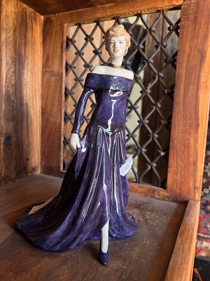 A Royal Doulton limited edition figurine of Princess Diana no. 07311