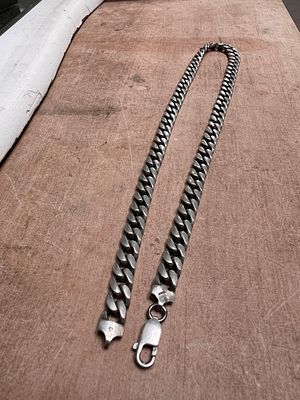 A silver Cuban link chain necklace 50cm stamped 925. 82g.