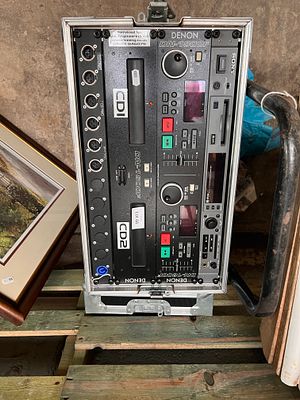 A Sony Minidisc recorder MDS-E10 with Denon duel CD player in flight case.