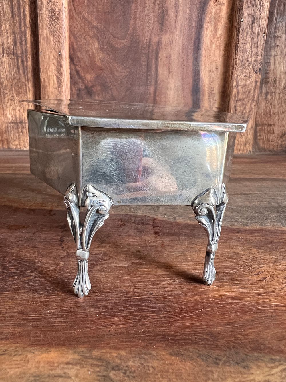 An early 20th century HM silver four-footed hexagonal and lidded trinket case. 166g.