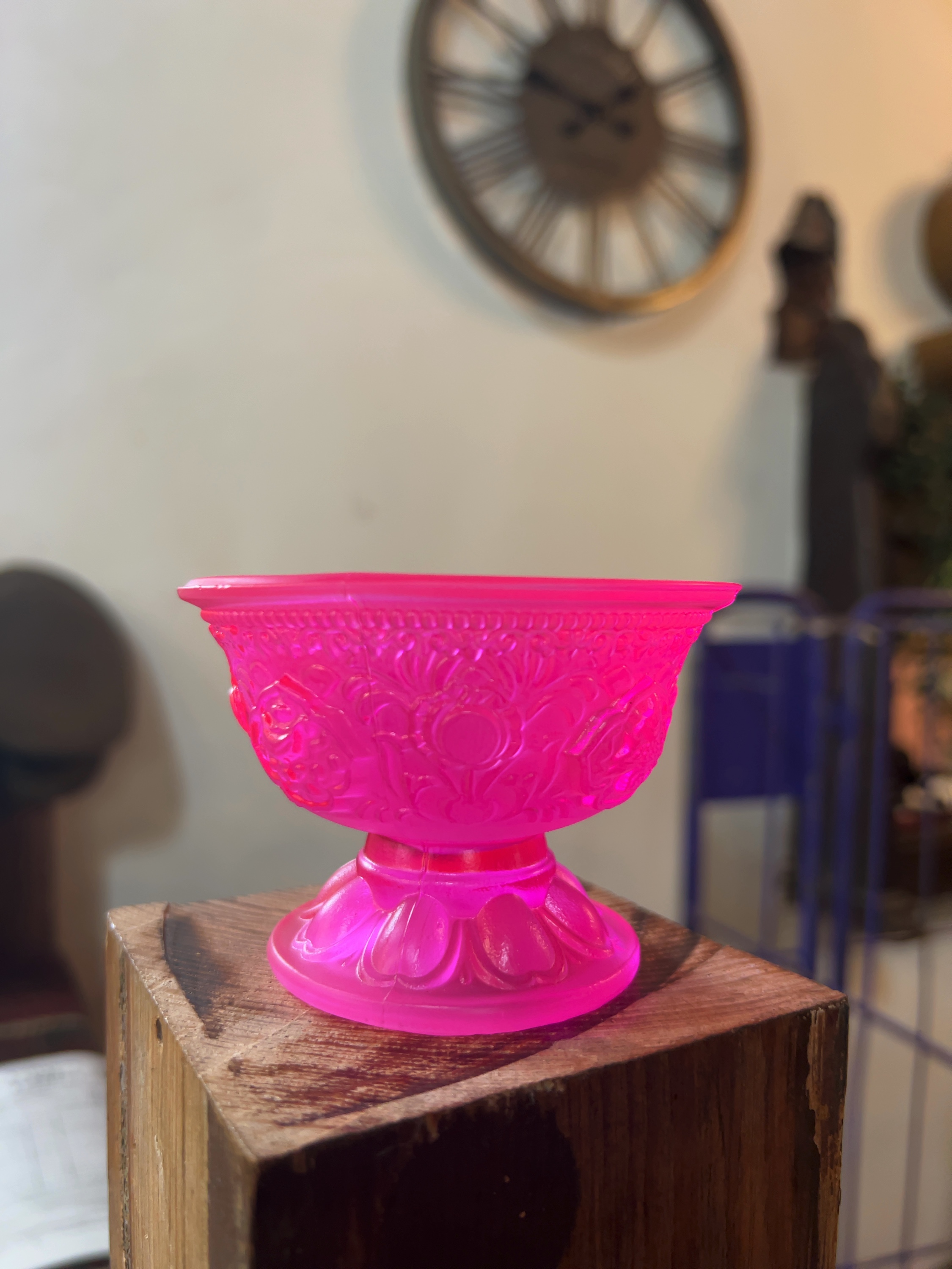 Thai Style Ultra Violet Reactive Pink Satin Glass Pedestal Bowl