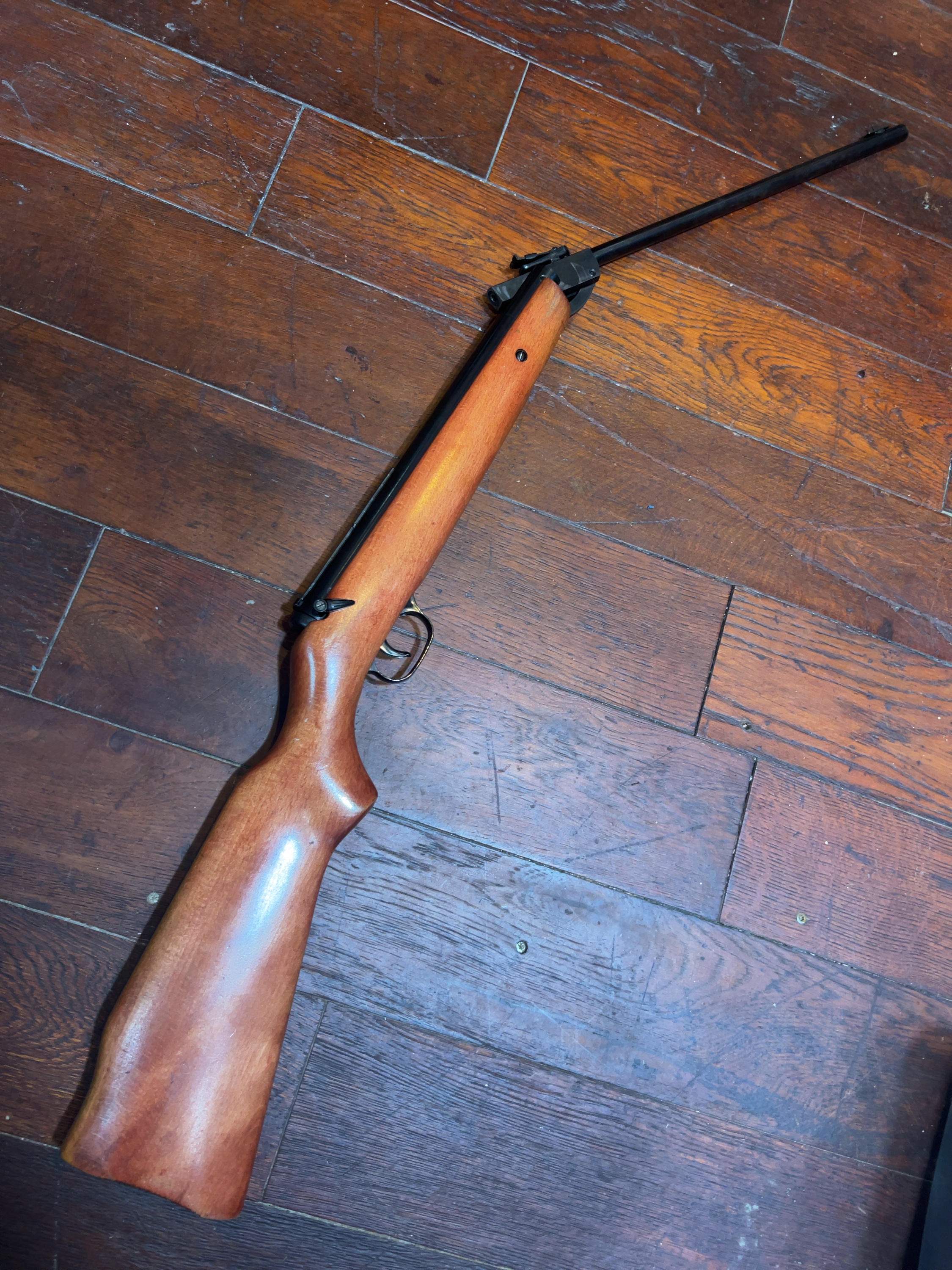 Milbro G27 Break-Barrel Air Rifle .22 Calibre