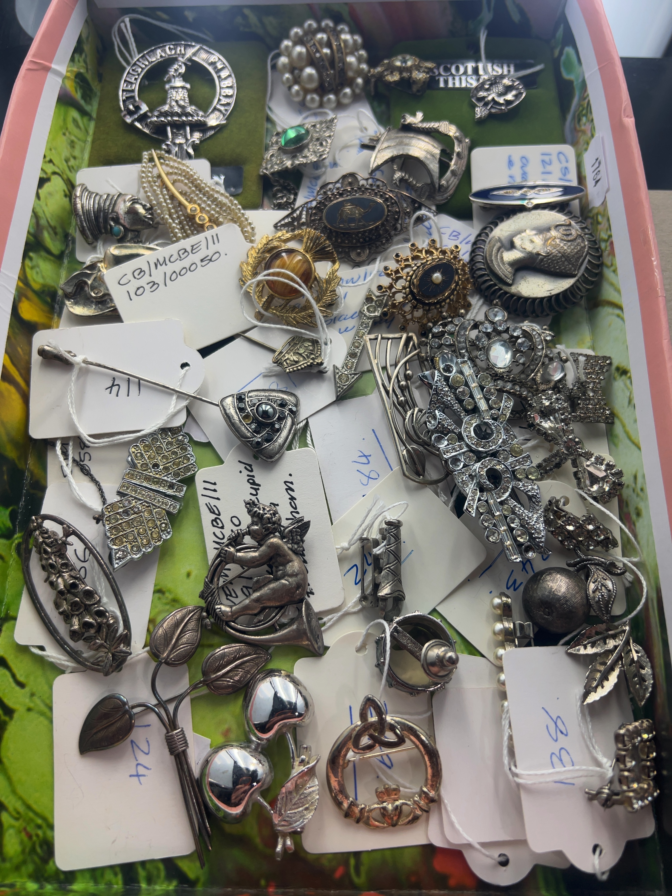 Approx. 25 Vintage Silver and Gold-tone Metal Brooches and Pins including Scottish Clan Badge and Art Deco-style Rhinestone Pieces