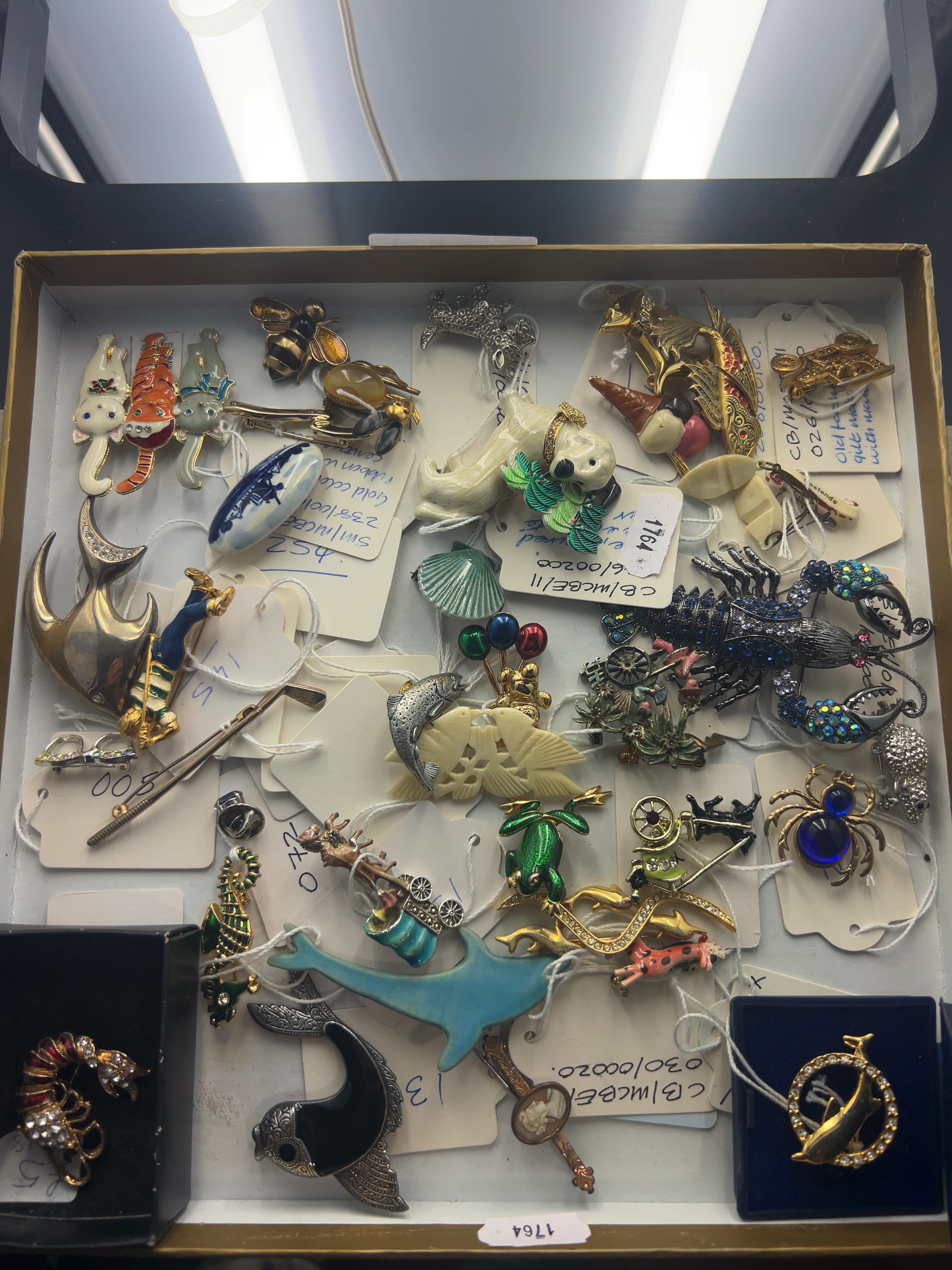 Approx. 25 Vintage and Contemporary Figural Costume Jewellery Brooches including Rhinestone Lobster and Spider