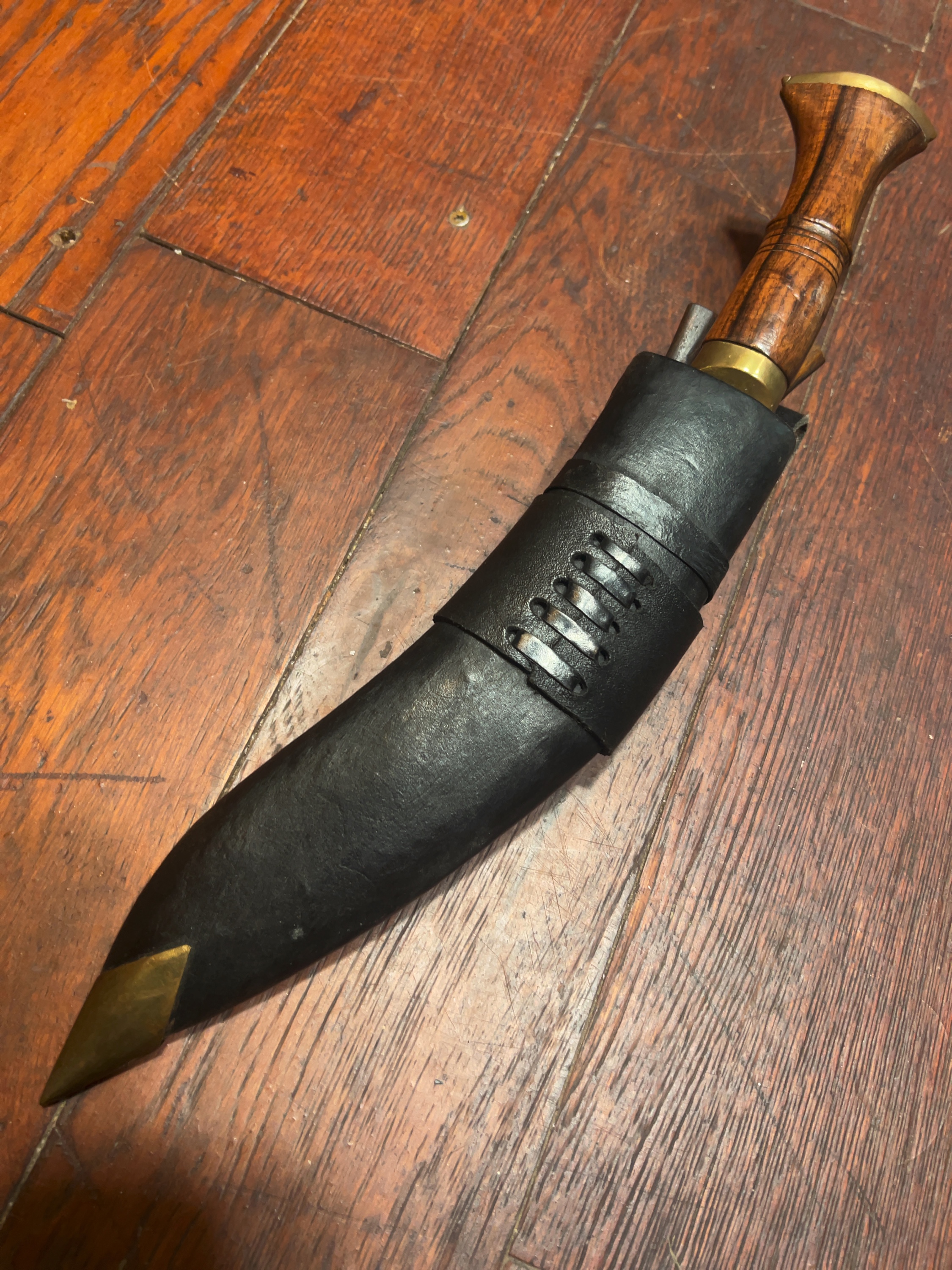 Late 20th-Century Nepalese Hardwood and Brass Mounted Kukri Knife with Scabbard and Two Accessory Knives
