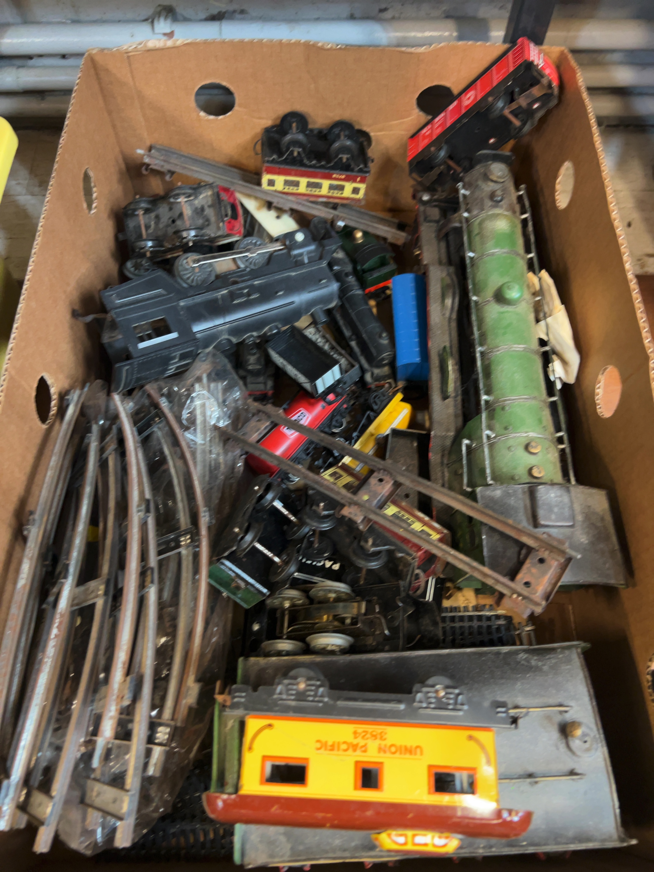 Vintage O-gauge and OO-gauge Model Railway Equipment including LNER Flying Scotsman and Union Pacific Caboose
