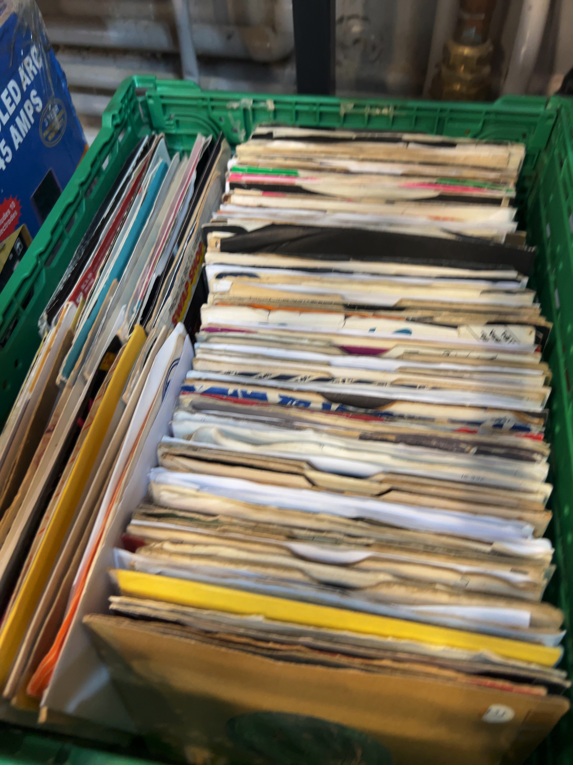 Approx. 100-150 1970s-80s Vinyl 7-inch Singles inc. Heatwave, Jackson Browne, and Samantha Sang
