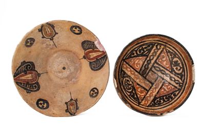 A PAIR OF SARI WARE STYLE POTTERY BOWLS. Northern Iran, Ca. AD 1000. A pair of sari ware bowls 
