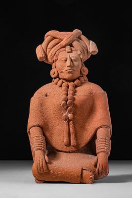 MAYAN FEMALE FIGURE - ex. CHRISTIE'S. Jaina, Late Classic, Ca. AD 550 - 950. A terracotta female 