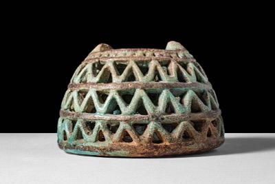 LARGE EGYPTIAN FAIENCE MODEL OF A BASKET. Third Intermediate Period, Ca. 1069 - 664 BC. A 
