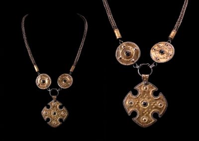 MEROVINGIAN SILVER-GILT BISHOP'S NECKLACE WITH CROSS PENDANT. Ca. AD 400 - 600. A silver-gilt 