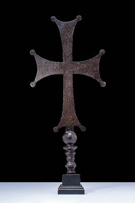LARGE BYZANTINE IRON PROCESSIONAL CROSS. Ca. AD 900 - 1000. A large iron processional cross with 