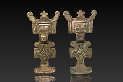 PAIR OF SAXON ERA BRONZE SQUARE-HEADED BROOCHES. Ca. AD 520 - 600. A pair of bronze 