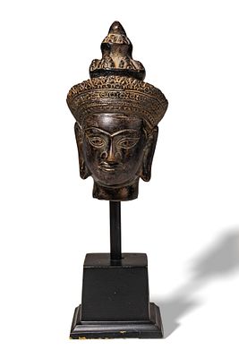 KHMER BRONZE BUDDHA HEAD. Ca. 19-20th Century. A bronze head of Buddha finely cast with serene 