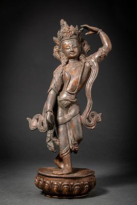NEPALESE / TIBETAN BRONZE WORSHIPPER. Ca. 19th century AD. A cast bronze figure of a worshipper 