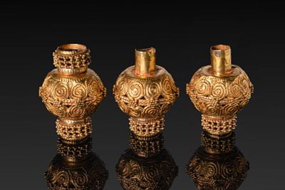 COLLECTION OF FATIMID GOLD FILIGREE GLOBULAR PENDANT AMULETS. Ca. 10th - 12th century AD. A 