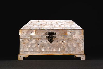 OTTOMAN WOOD AND MOTHER OF PEARL CASKET. Ca. 19th - 20th century AD. A wooden casket with a 