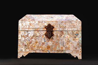 OTTOMAN WOOD AND MOTHER OF PEARL CASKET. Ca. 19th - 20th century AD. A wooden casket with a 