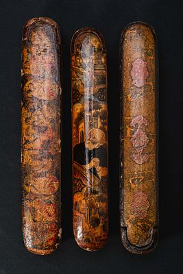 COLLECTION OF LACQUERED PAPIER-M&Acirc;CH&Eacute; PEN CASES. Ca. 19th - 20th century AD. A collection of 