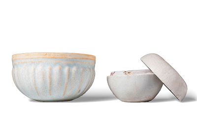 CHINESE SOUTHERN SONG DYNASTY QINGBAI BOWL WITH BOX AND COVER. Southern period, Song Dynasty 