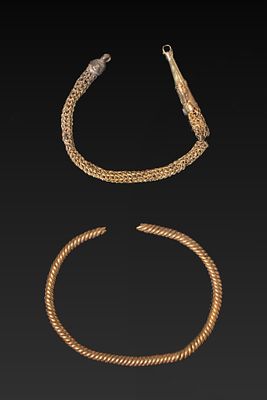 PAIR OF HELLENISTIC SOLID HIGH KARAT GOLD BRACELETS 23 GRAMS. Ca. 200 - 100 BC A pair of gold 