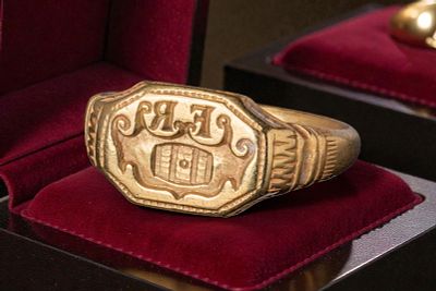 MEDIEVAL SOLID HIGH KARAT GOLD MERCHANT'S SEAL RING WITH INITIALS F AND R. Ca. AD 1100 - 1300 A 