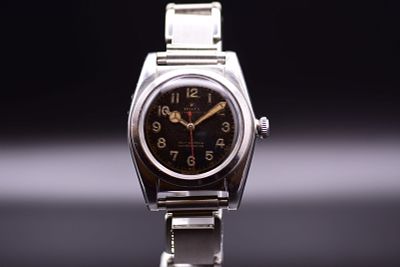 Rolex ref. 2940 ?Bubbleback? Oyster Perpetual bracelet watch with black California Radium dial. c 
