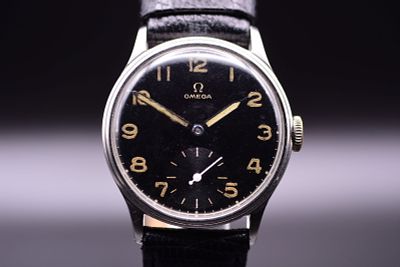Omega Military Black Gilt Radium Dial Men's Wristwatch C.1939. 1939ABAn exceptional piece of 