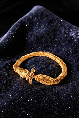 STUNNING EGYPTIAN HIGH KARAT HIGH KARAT GOLD BRACELET WITH SNAKE HEADS - PUBLISHED. Ptolemaic 