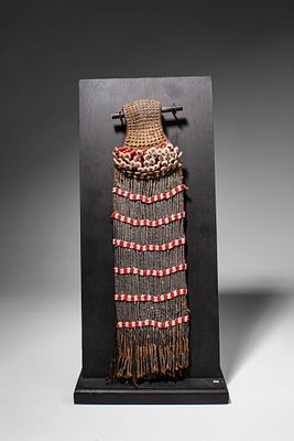 CAMEROON FEATHER HAT. Ca. late 19th century AD. >A feather hat constructed from woven fibre 