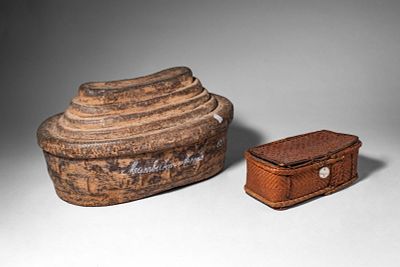 TWO AFRICAN WOVEN BASKETS. Ca. 20th century AD. >A group of two woven fibre baskets of differing 