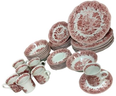 English Ironstone Dinnerware. &igrave;Romantic England&icirc; dishware by J&amp;G Meakin England. Set of 