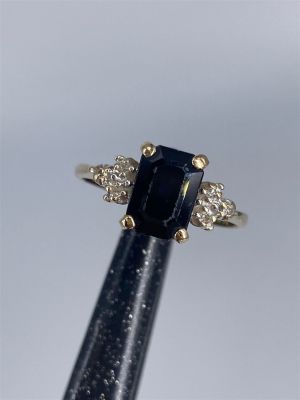14kt Yellow Gold Diamond & Sapphire Ring. 14kt Yellow Gold Diamond &amp; Sapphire Ring Size 