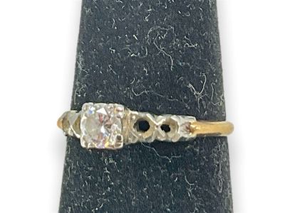 Vintage Diamond Engagement Ring, Scrap or Restore Ring is hallmarked &igrave;14k-18k&icirc; and has a 14k 